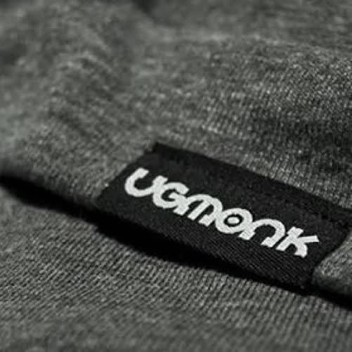 custom-woven-label-upclose-lightbox.jpg